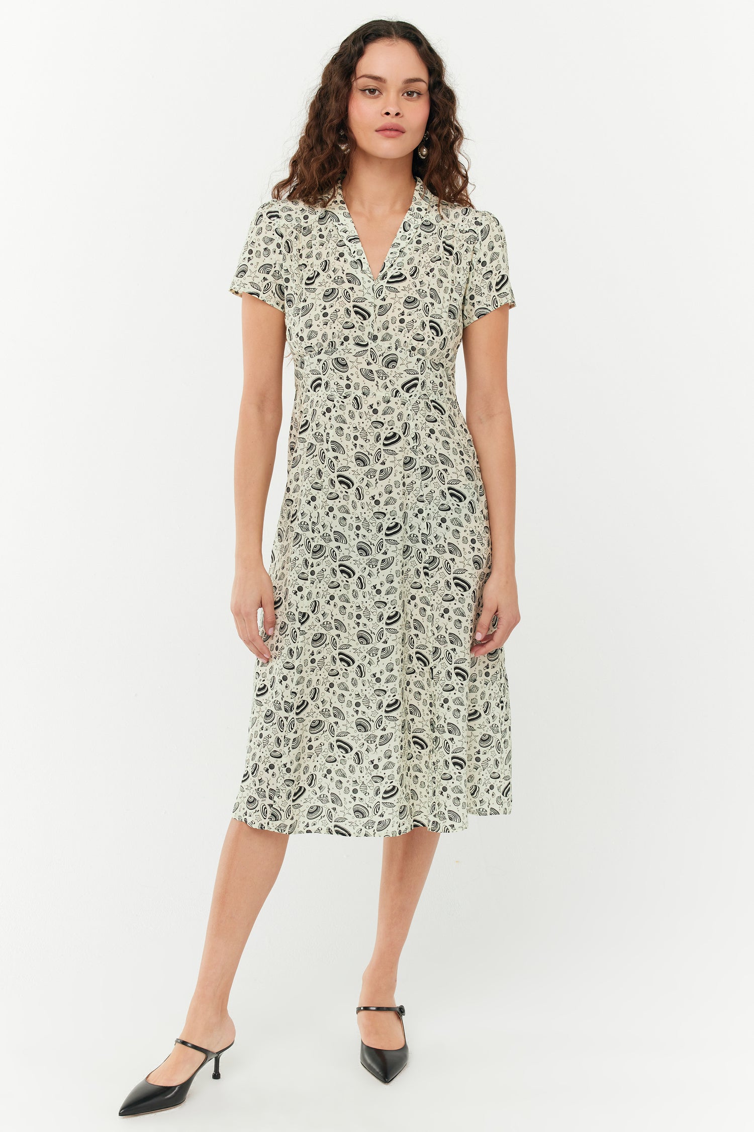 Morgan Dress - Graphic Shell 6 / Graphic Seashell Morgan Dress - Graphic Shell 6 / Graphic Seashell