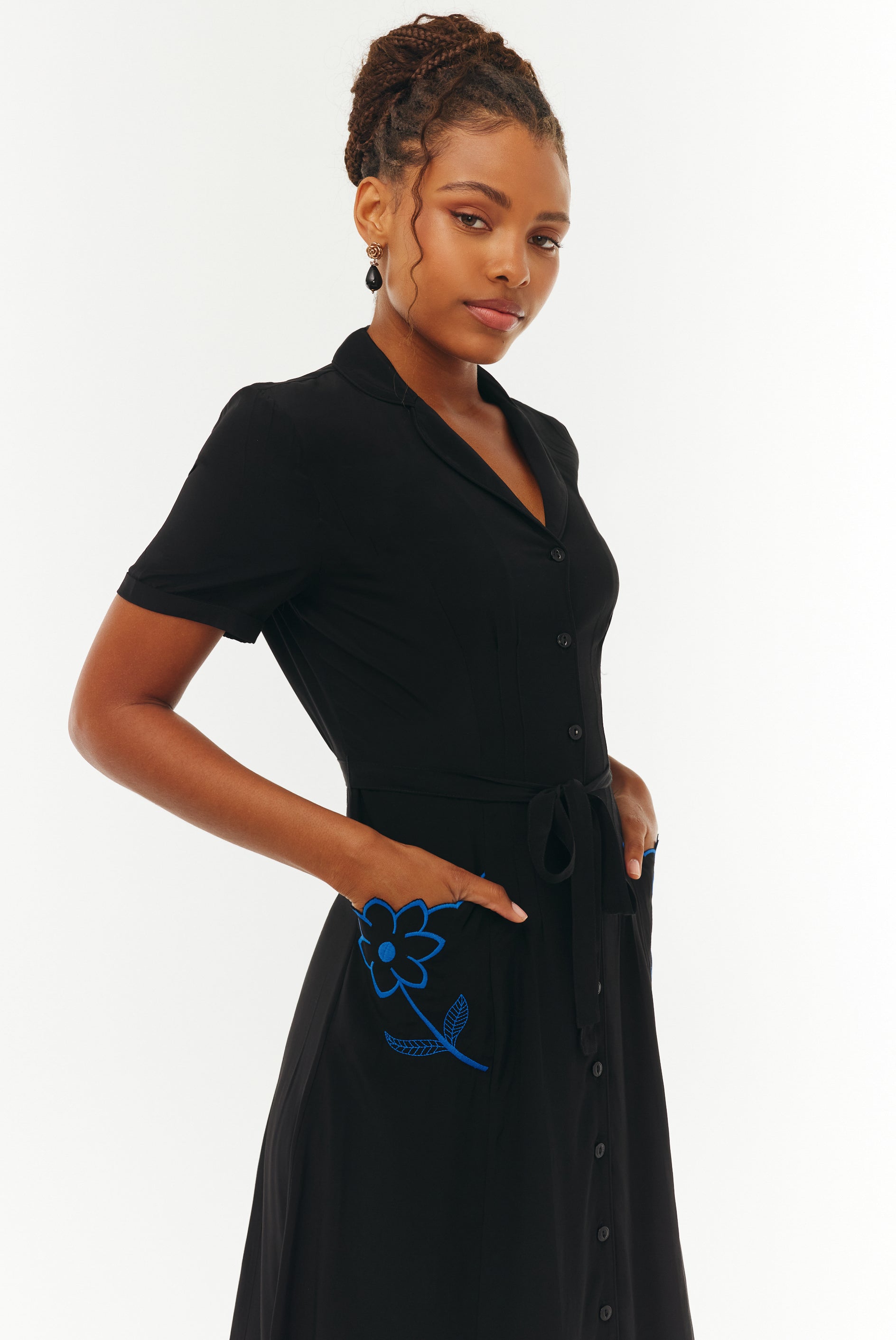 Long Maria Dress - Black w. Floral embroidery – HVN