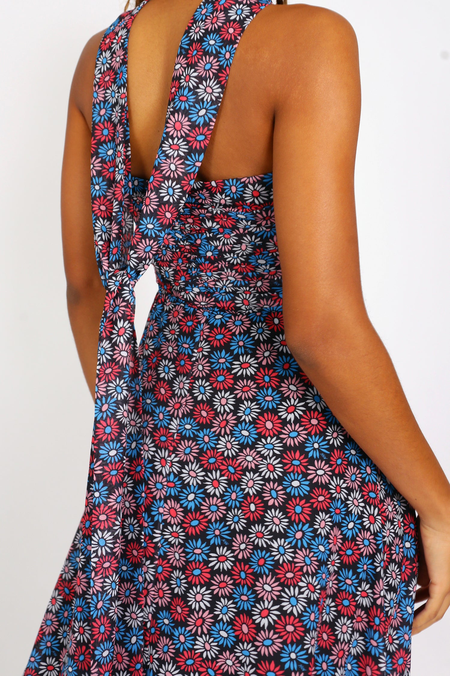 Lola Dress w. Scarf